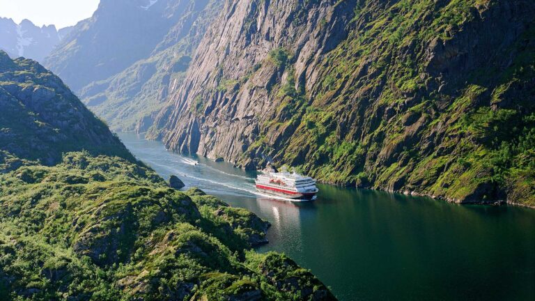 Ruig Noorwegen zien met Hurtigruten