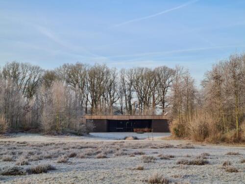 Vliersche Veld Groepsaccommodaties voorzijde winterochtend